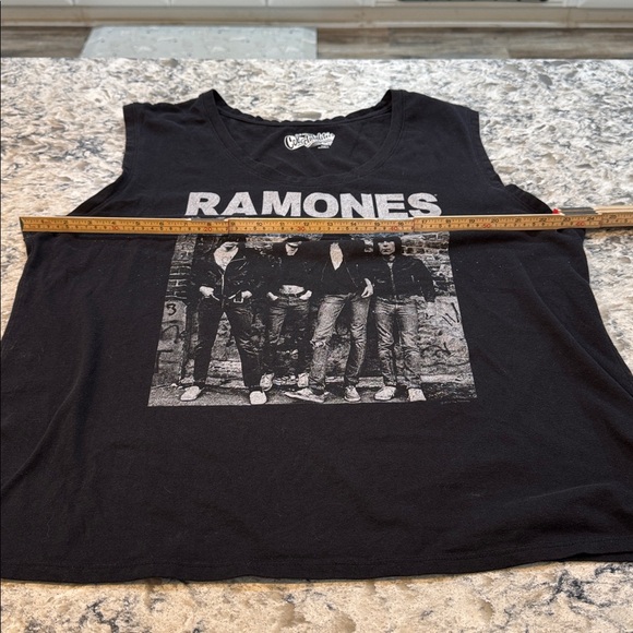Ramones  | Sleeveless Muscle Band Tee in Black Size XXL - Picture 7 of 11
